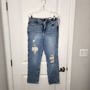 Hollister Ultra High- Rise Distressed Mom jeans size 28